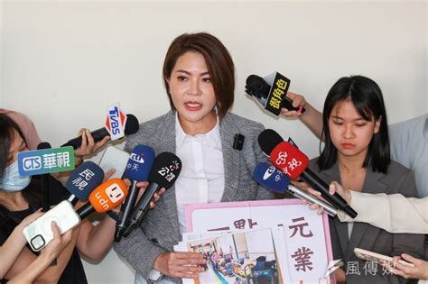 立院衝突》防守主席台遭鍾佳濱抱摔 陳菁徽轟「難道活該被襲臀？」 風傳媒