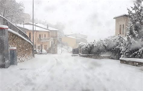 Temperature Polari Fino A 14 E Nevicate In Molti Comuni Divieti Su