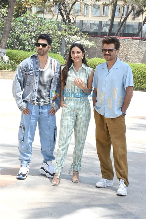 Photos Varun Dhawan Kiara Advani And Anil Kapoor Snapped Promoting