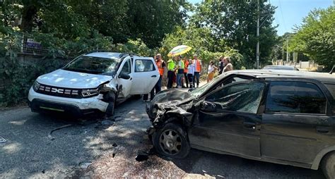 Sapanca Da Trafik Kazas Ki I Yaraland Haberler