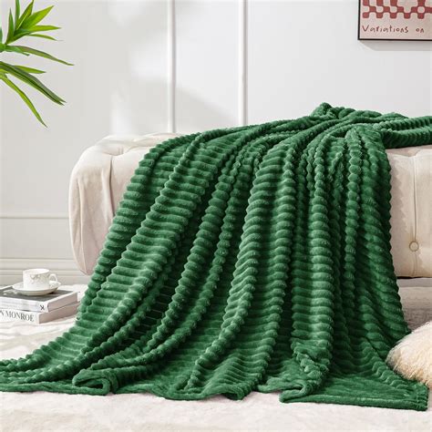 Amazon BEDELITE Fleece Throw Blanket For Couch 3D Ribbed