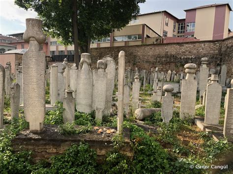 Pertevniyal Valide Sultan Camii Haziresi Konumu Fotoğrafları ve