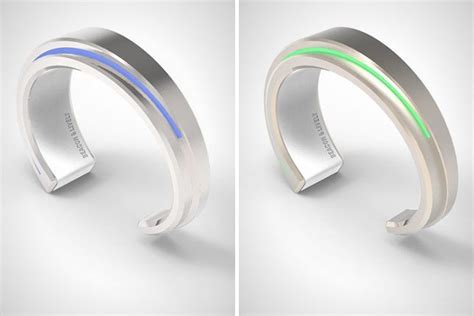 Behold Our Favorite New High Tech Bracelet Tech Bracelet Tech