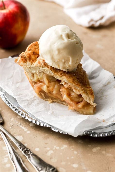 Apple Pie With Puff Pastry Baran Bakery