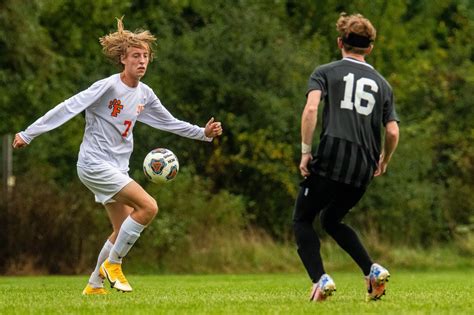 Fenton Advances To Division 2 Regional Soccer Finals Clio Eliminated