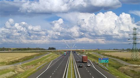 Podwy Ka Cen Za Przejazd Autostrad A Podr E