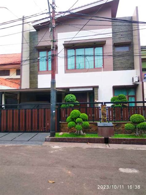 Rumah Mewah Dalam Komplek Elite Billymoon Pondok Kelapa Jakarta Timur