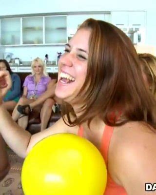 Drunk Chicks Sucking Off Their Male Strippers Porn Pictures Xxx Photos Sex Images