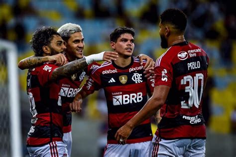 Ltimas Not Cias Do Flamengo Vit Ria De Virada No Cl Ssico E Vantagem