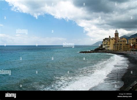 Camogli beach hi-res stock photography and images - Alamy