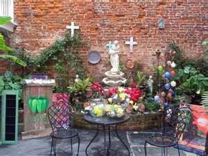 French Quarter style outdoor dining | Patio, Outdoor bar, Outdoor decor