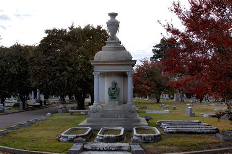 Goodlett Monument Elmwood Cemetery Memphis Tennessee Midge Flickr