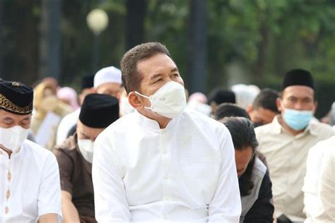 Jaksa Agung Dan Jajaran Shalat Ied Idul Fitri Di Lapangan Kantor