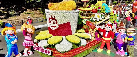 jollibee launches  super meal featuring chickenjoy jolly spaghetti