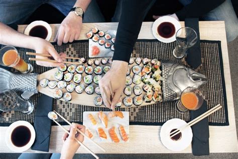 Sushi Party czyli jak zrobić domowe sushi krok po kroku i spędzić miło