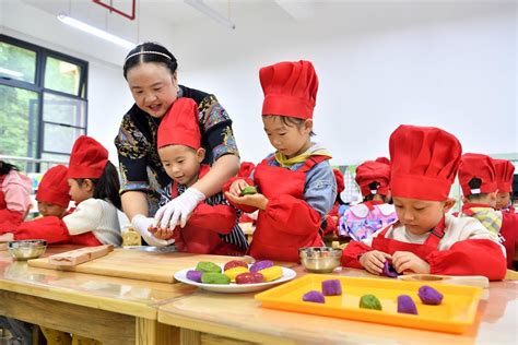 湖北保康幼儿园开展学做月饼迎中秋民俗文化体验活动 新闻频道 和讯网