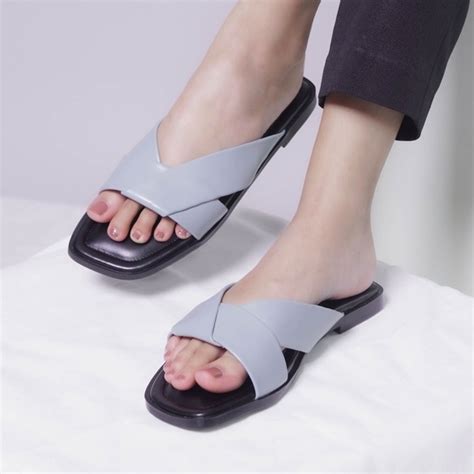 Jual BELLEZA YUK Sandal Wanita Teplek Selop BELEZA LIVIA Sendal Slop