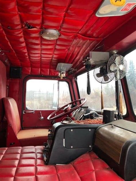 Pin by Dave Saunders on Freightliners | Semi trucks interior, Semi ...