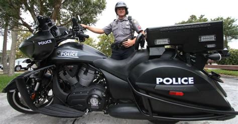 What Kind Of Motorcycles Do Police Officers Ride