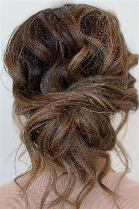 32 Classy Pretty And Modern Messy Hair Looks Pretty Loose Undone Updo Messy Hair Look