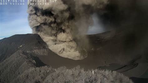 Volc N Turrialba Lanza Cenizas Y Peque Os Bal Sticos En Erupciones De