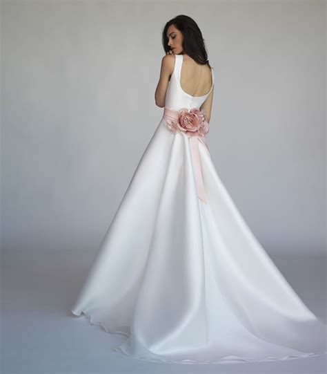 Valentini Spose Mikado Gown With Pink Belt Abiti Da Sposa Abiti Sposa