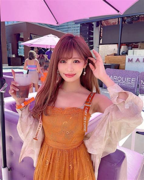 伊藤実祐さんのインスタグラム写真 伊藤実祐instagram 「みんなお盆はどうお過ごし？😎🍉 みゆは大阪の実家でごゆるりと。 ⁡ 夏終わってまう前に 夏い写真はupしとかな思って 慌て