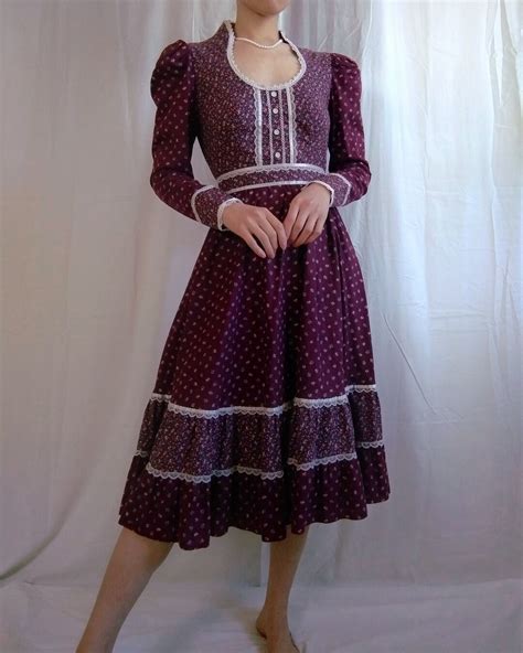 S Vintage Candi Jones Magenta Calico Prairie Dress Gunne Sax Style