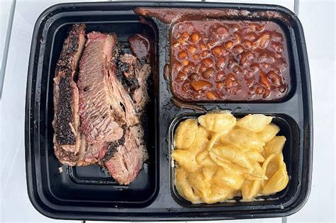 Smokin Js Bbq Improves On The Tv Dinner San Diego Reader