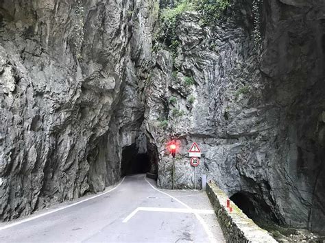 Tremosine Strada Della Forra Un Itinerario Da Fare In Moto Sul Lago Di