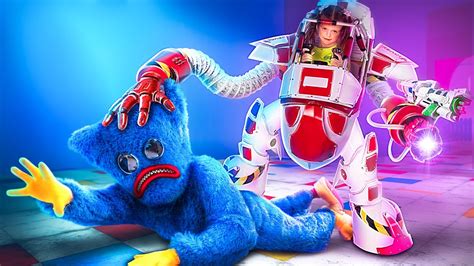 Tụi Mình Chế Tạo Robot Em Gái Mình VS Huggy Wuggy trong Poppy Playtime