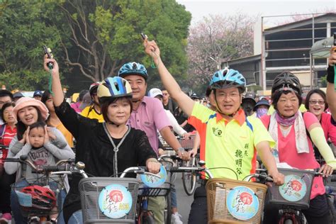 魏縣長出席2018年全民減碳自行車道綠廊觀光單車樂悠遊活動 指傳媒