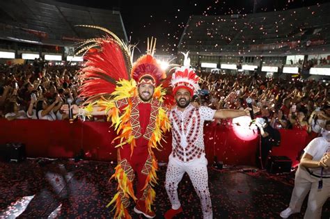 Reporter Parintins Garantido reúne todos os itens oficiais na noite