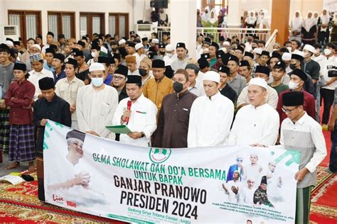 Santri Dan Ulama Di Condet Bersolawat Dan Mendoakan Ganjar Pranowo Jadi