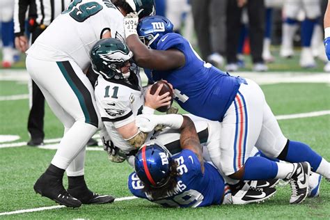 New York Giants Defense Frustrated Carson Wentz, Eagles on Third Downs ...