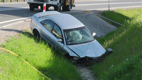 Pierwszy Wypadek Na Obwodnicy Pijany Kierowca Wjecha Do Rowu