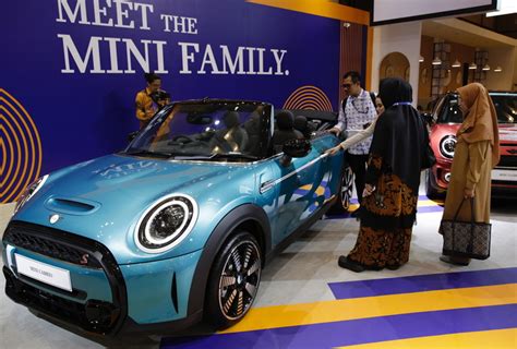 Un Momento Dell Auto Show In Indonesia Curiosita Ansa It