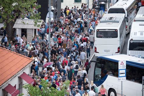 200 EURA ZA DOLAZAK AUTOBUSA NA PILE