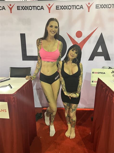 Joanna Angel On Twitter Thats A Wrap On Day One Of EXXXOTICA Come