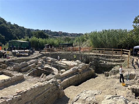 Nuova Scoperta Archeologica A San Casciano Torna Alla Luce Un Apollo