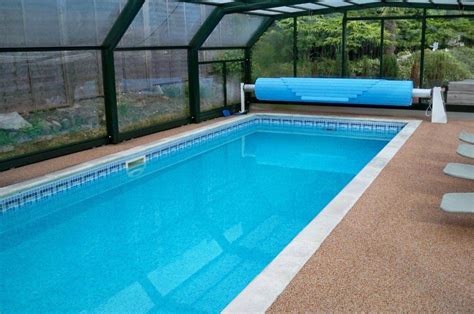 Cómo aprovechar la piscina en invierno pisosblog pisos