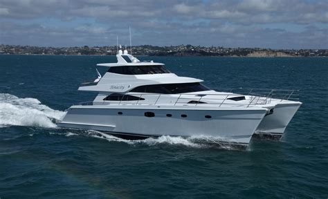 19 8m Displacement Power Cat Roger Hill Yacht Design