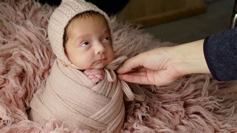 Bebé De 2 Meses De Edad En Su Sesión De Recién Nacido Sesión De