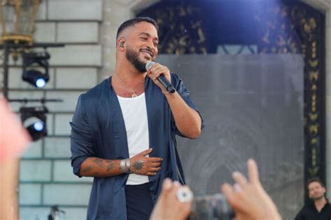 Photo Slimane Concert Rfm Music Show Sur Le Parvis De L H Tel De