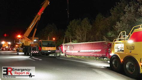 Bab Bei Duisburg Schwerer Unfall Zwischen Zwei Lkw