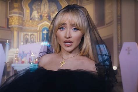 Pela primeira vez Sabrina Carpenter conquista o Top da Billboard Hot sua música