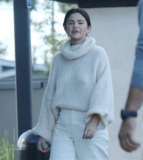 Selena Gomez Braless Hot Celebs Home