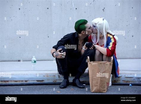 Harley Quinn And Joker Kiss