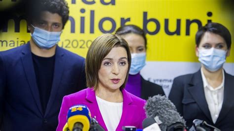 Moldova Election Pro Eu Candidate Maia Sandu Wins Presidency Bbc News