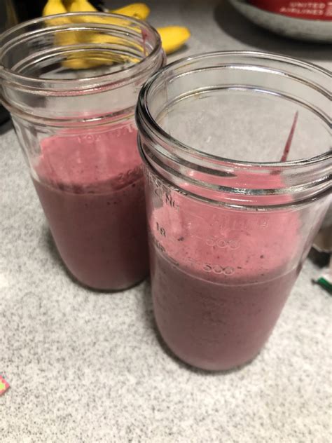 Frozen Berry Smoothie Directions Calories Nutrition And More Fooducate